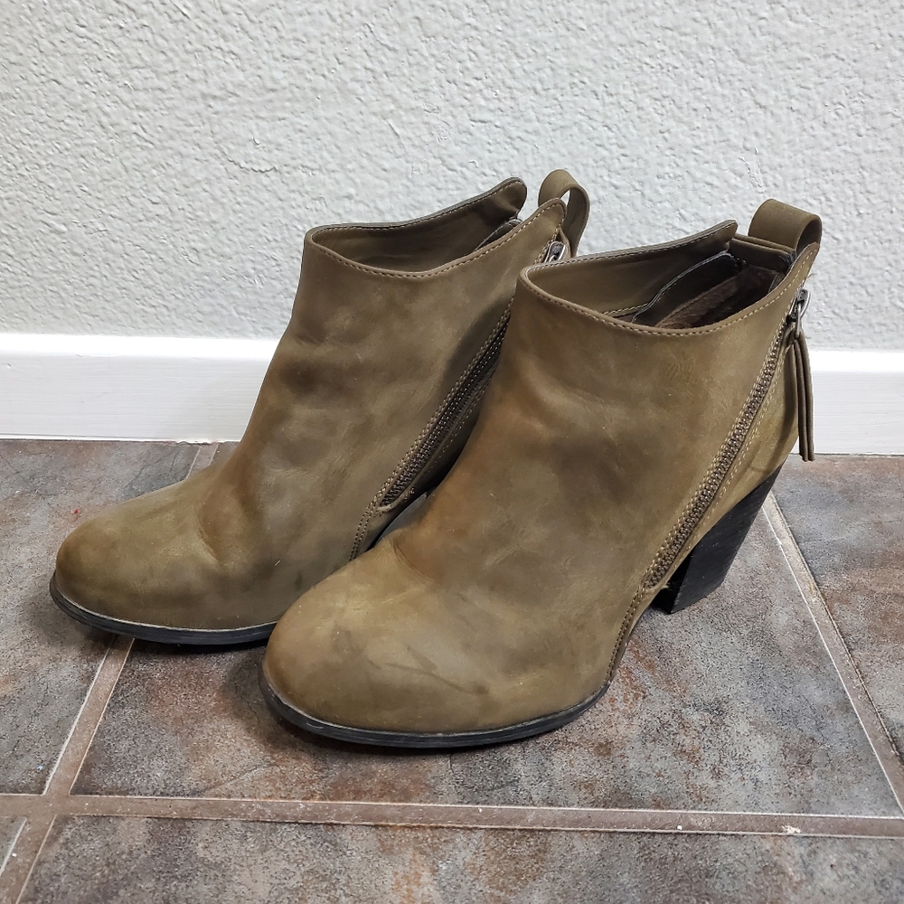 Side Zip Heel Bootie (8WW) Olive Torrid